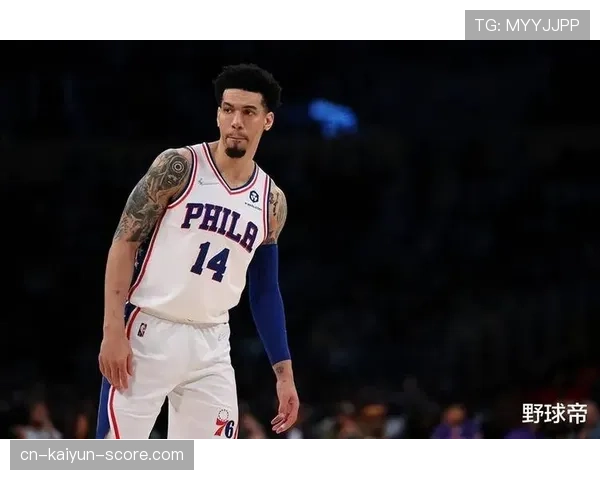 丹尼·格林无球跑位提升三分命中率明显超越生涯平均