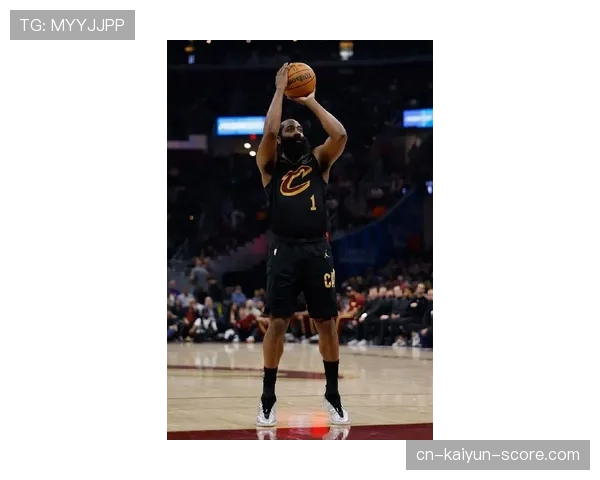 哈登无球跑动提升进攻效率 超越利拉德成为队内得分利器