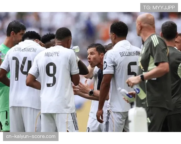 皇马中场防守断档问题显现，表面控场实则稳定性承压